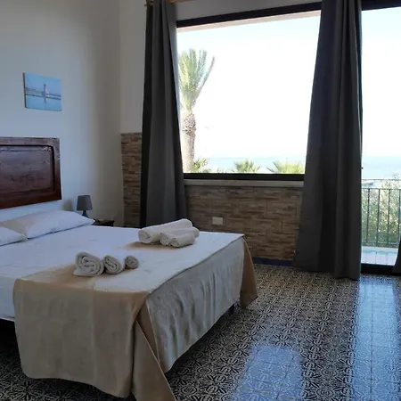 Al Vecchio Pontile Sea View 4*