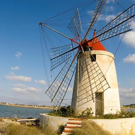 Al Vecchio Pontile Sicilia Bed & Breakfast 3*