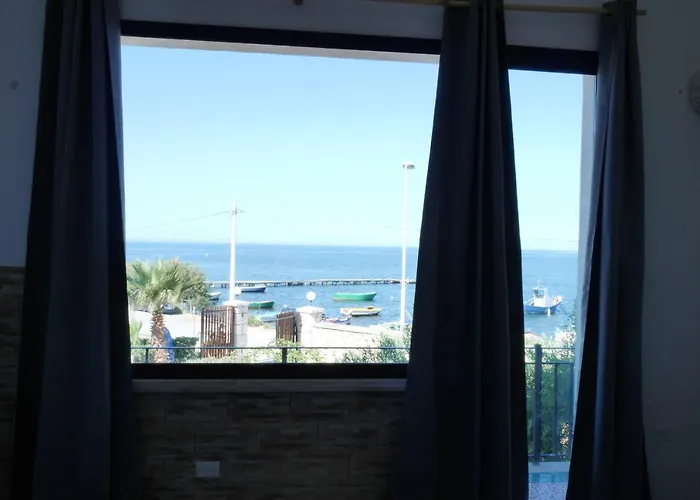 לינה וארוחת בוקר Al Vecchio Pontile Vista Mare מרסאלה