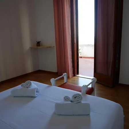 Al Vecchio Pontile Vista Mare Alojamento de Acomodação e Pequeno-almoço 4*