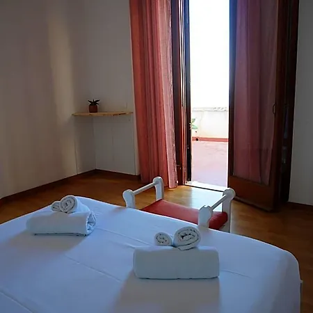 Al Vecchio Pontile Vista Mare Bed & Breakfast Marsala
