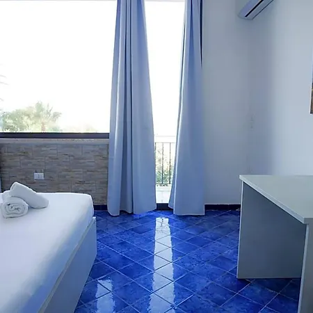 Al Vecchio Pontile Vista Mare 4*